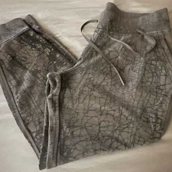 Lululemon Athletica Warm Down Thread Dye Joggers - Picture 1 of 6